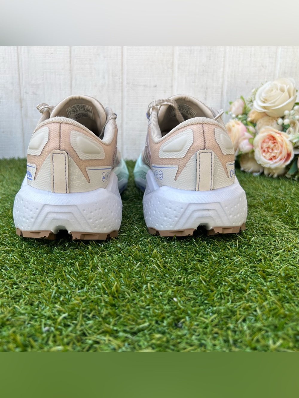 Brooks Caldera 7 Women Trail Shoe Beige Mint Brown COLOR Chateau Grey/White Sz 9 - Picture 10 of 16